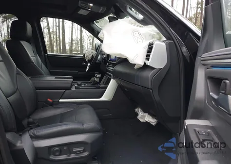 2024 Toyota Tundra Platinum z USA, uszkodzony, nr VIN 5TFNA5DB0RX185926